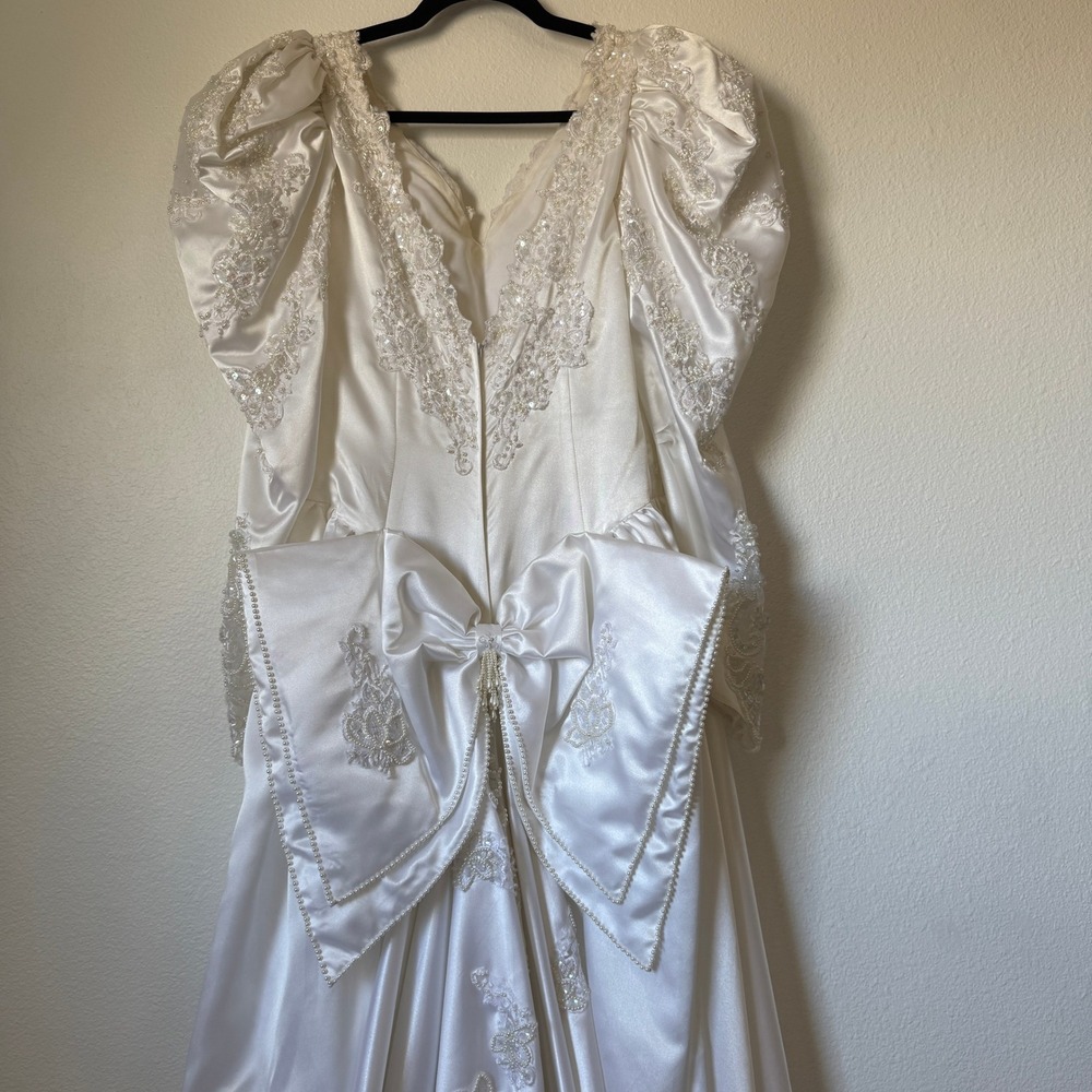 Vintage Lili International 80s Wedding Dress Satin Lace Puff Sleeve Back Bow - Picture 9 of 16